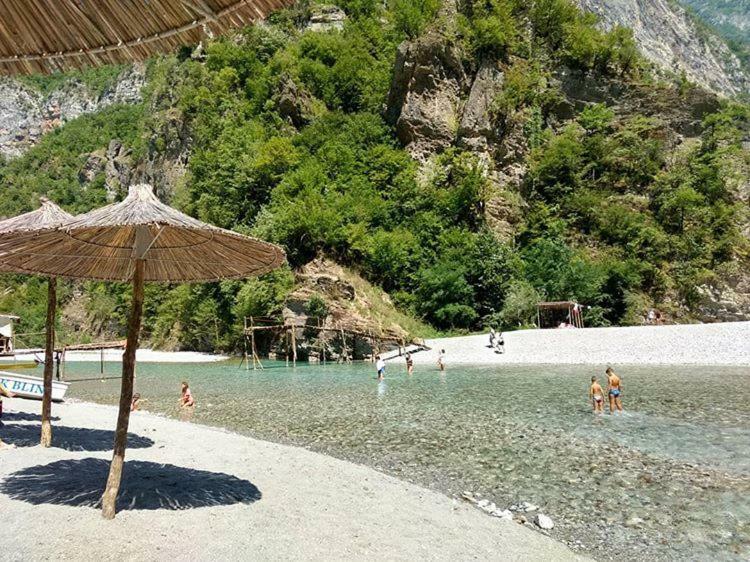 Park Blini Shala River Moll' e Shoshit Exterior photo